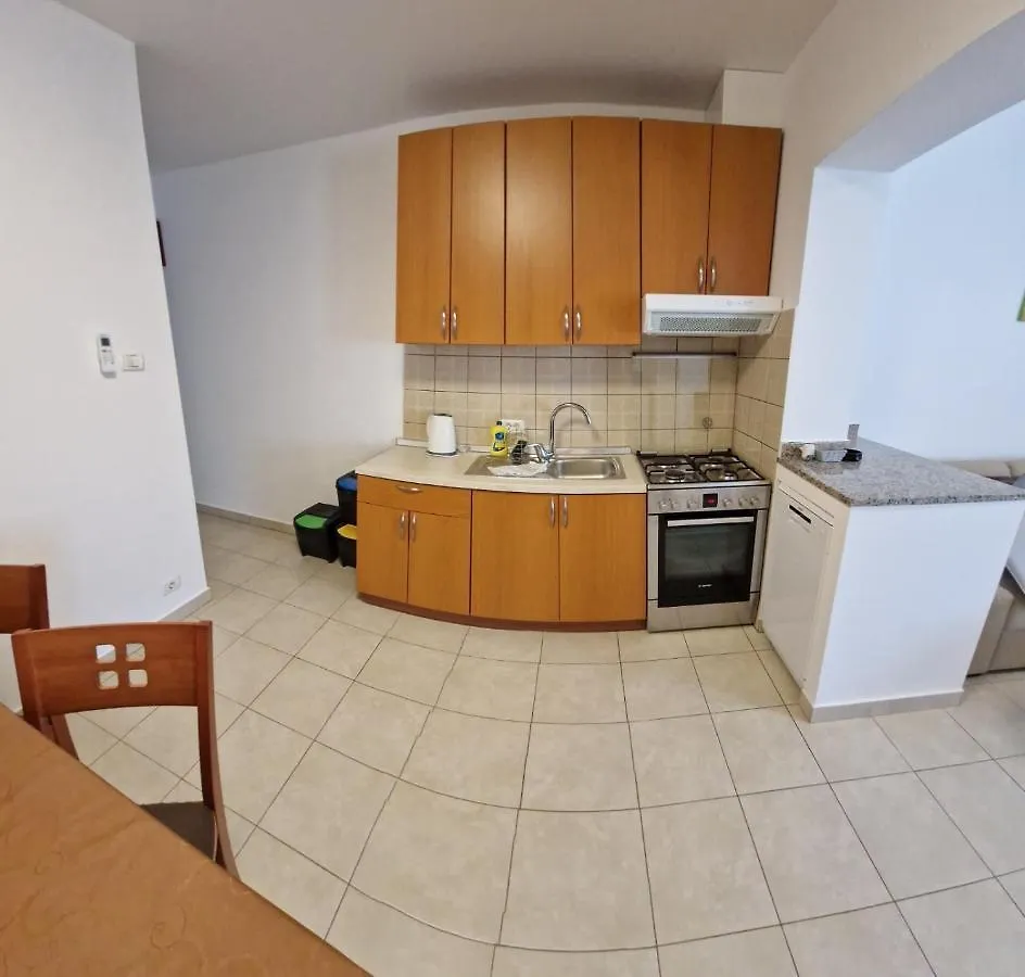Apartments Vuceric Peroj